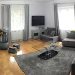 Konukevi Przy Bloniach