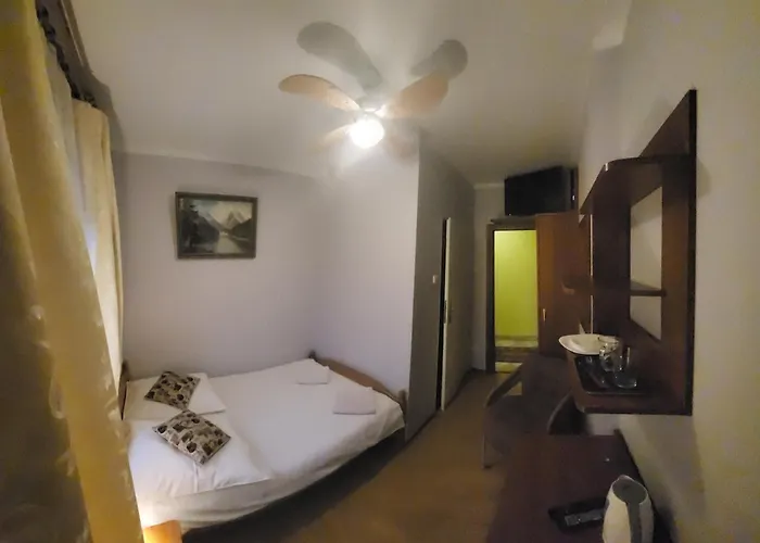 Przy Bloniach Vendégház *