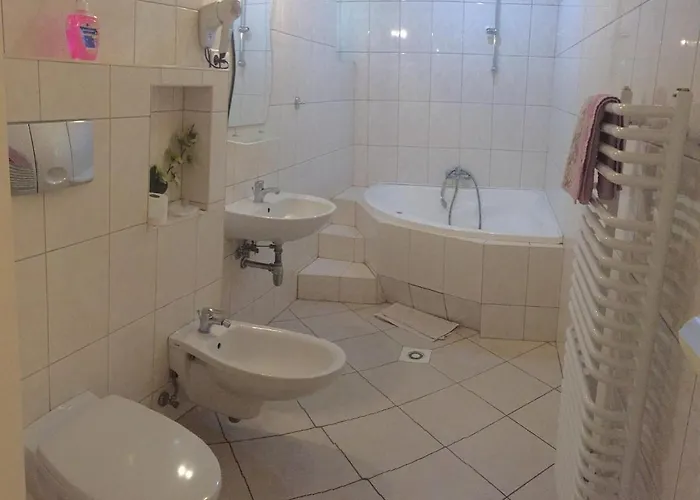 Przy Bloniach Vendégház *