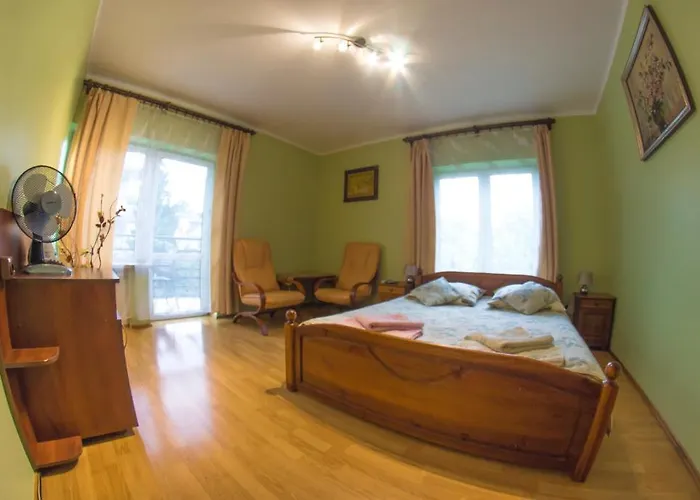 Przy Błoniach Pensjonat *